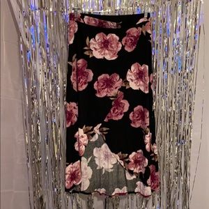 NWOT Charlotte Russe Tulip Maxi Skirt